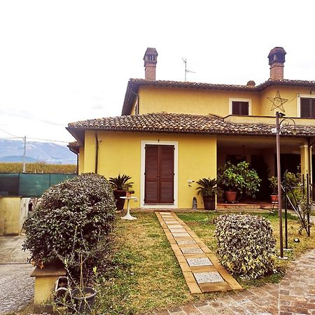 Bed and Breakfast Il Gelsomino à Foligno Extérieur photo