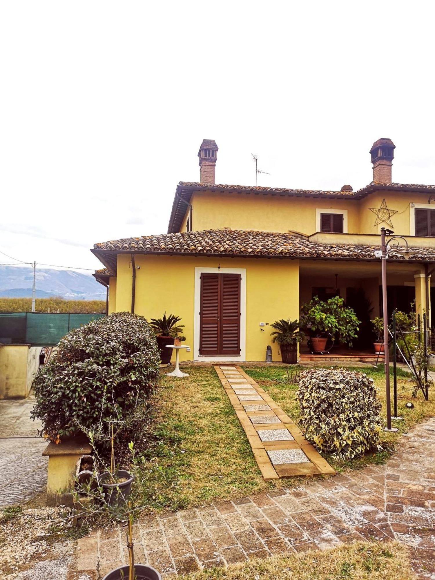 Bed and Breakfast Il Gelsomino à Foligno Extérieur photo